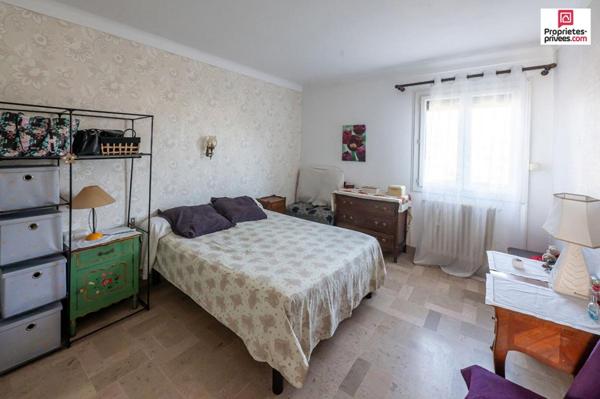 Villa + grand garage indépendant