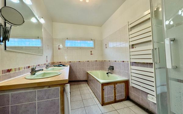 Maison à vendre    4 pièces • 91,01 m2 Saint-Léger-du-Bourg-Denis