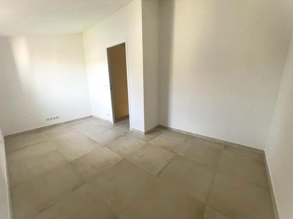 La Roque, maison 84m² avec terrasse et garage