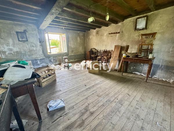 Maison
         7 pièces
        - 140 m² Exclusivité 90 000 € *