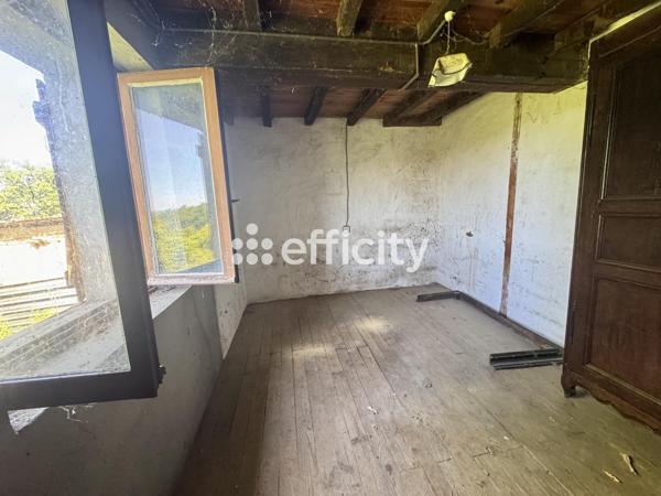 Maison
         7 pièces
        - 140 m² Exclusivité 90 000 € *