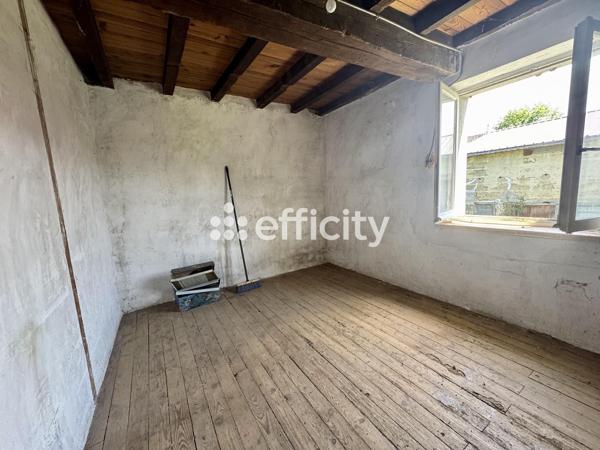 Maison
         7 pièces
        - 140 m² Exclusivité 90 000 € *