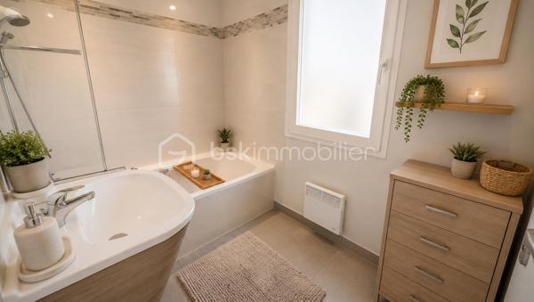 🏡 BSK IMMOBILIER – VALÉRIE BARBIERI vous propose à la vente 🏡

✨ Bien rare aux Arcs-sur-Argens – Maison familiale avec fort potentiel ✨

Dans l’un des secteurs les plus recherchés des Arcs-sur-Argens, découvrez cette maison de 118 m², idéalement située au calme, en étant à pied des commerces, écoles et de la gare TGV.
Un emplacement privilégié, alliant tranquillité absolue et accessibilité, particulièrement rare sur le secteur.

🌿 Un extérieur exceptionnel!
Implantée sur un terrain plat de 694 m², cette propriété offre un cadre de vie intime et préservé, avec un agréable espace extérieur et piscine hors sol, parfait pour profiter pleinement du climat provençal.

🏠 Une maison aux volumes généreux et évolutifs :
Élevée sur deux niveaux, elle propose : Une belle pièce de vie lumineuse avec cuisine ouverte, 4 chambres, dont une de plain-pied avec salle d’eau, idéale pour une vie de famille ou recevoir, Une salle de bains,
De nombreux espaces de rangement
Un garage de 25 m²

🔧 Un potentiel rare à exploiter : En bon état, cette maison nécessite un rafraîchissement, offrant ainsi une véritable opportunité de valorisation.
Vous pourrez la repenser à votre image et créer un bien unique, parfaitement adapté à vos envies.

📍 Une localisation stratégique :
✔️ Tout à pied (commerces, écoles, gare)
✔️ À 10 minutes de l’autoroute
✔️ À seulement 30 minutes des plages

💛 Les atouts majeurs :
✔️ Secteur très recherché
✔️ Terrain plat 
✔️ Chambre en rez-de-chaussée
✔️ Fort potentiel de valorisation
✔️ Idéal résidence principale, secondaire ou investissement

Les prestations :
✔️ Climatisation réversible
✔️ Double vitrage
✔️ Tout à l'égout
✔️ Présence d'un puits 
 
✨ Une opportunité rare sur le marché, à fort potentiel, dans un cadre de vie privilégié.

VIDEO A LA DEMANDE!

📞 À visiter sans tarder !
Visites possibles 7j/7, week-ends et jours fériés sur rendez-vous.