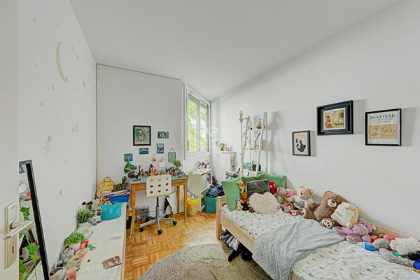 Appartement Saint Germain En Laye 5 pièce(s) 97.710 m2 349 000 € **  - Référence  18876