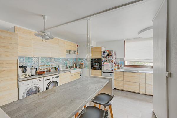 Appartement Saint Germain En Laye 5 pièce(s) 97.710 m2 349 000 € **  - Référence  18876