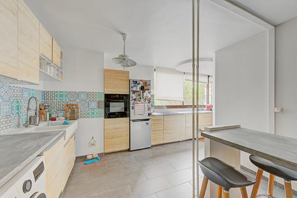 Appartement Saint Germain En Laye 5 pièce(s) 97.710 m2 349 000 € **  - Référence  18876
