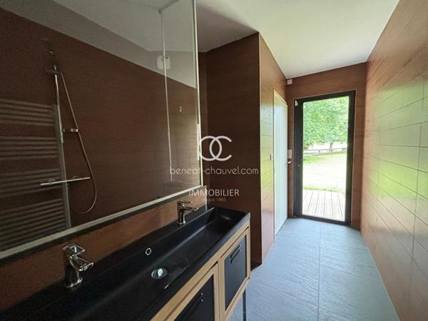 SAINT AVE Maison 6 pièces 285 m²