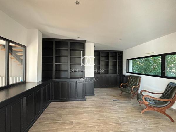 SAINT AVE Maison 6 pièces 285 m²