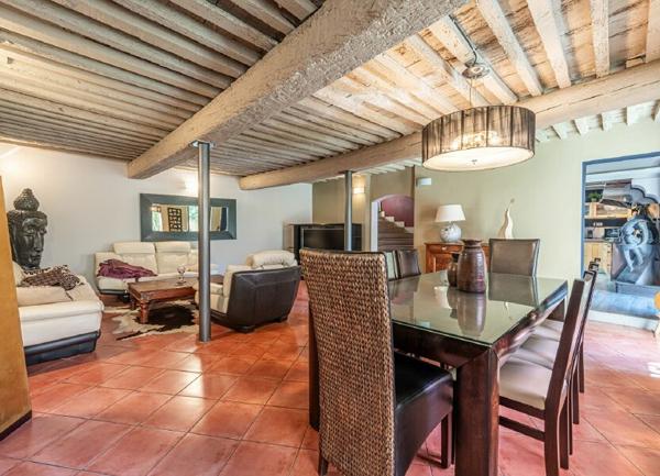 Maison à vendre    5 pièces •  Marsillargues