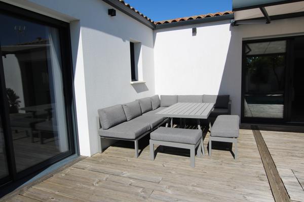 Maison contemporaine avec piscine