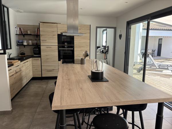 Maison contemporaine avec piscine
