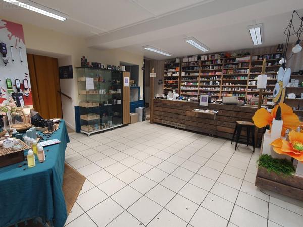 Local Professionnel et commercial à louer à La-Ferté-Bernard dans la Sarthe (72400), ref : 436   
CENTRE VILLE