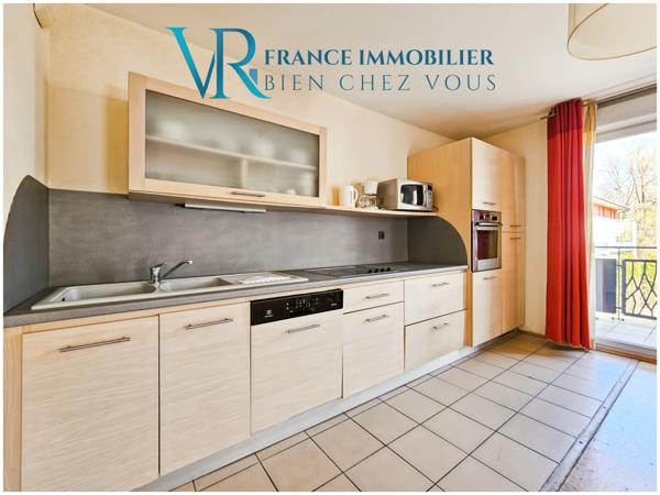 Divonne-les-Bains (01220) DUPLEX T5 MEUBLÉ 108M² AVEC TERRASSE & PARKING