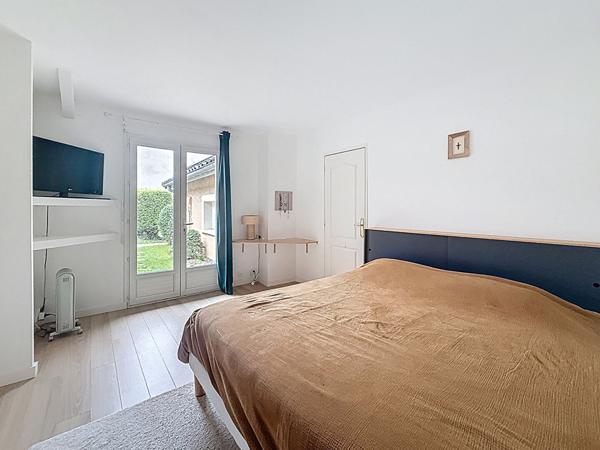 Charmante maison de plain pied en plein coeur de Meximieux, 126m², 4 chambres, garage .