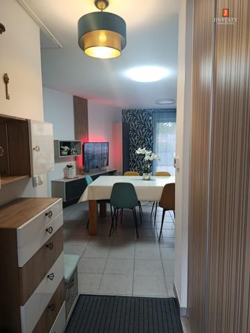 BELLE CONTEMPORAINE AU COEUR DE VILLE D'HENNEBONT - BIEN RARE