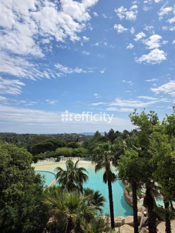 Maison
         4 pièces
        - 64 m² Exclusivité 525 000 € *
