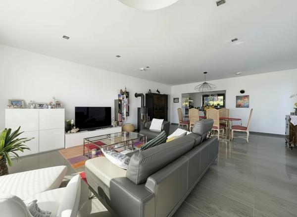 Maison Verrieres Le Buisson 7 pièce(s) 182.7 m2