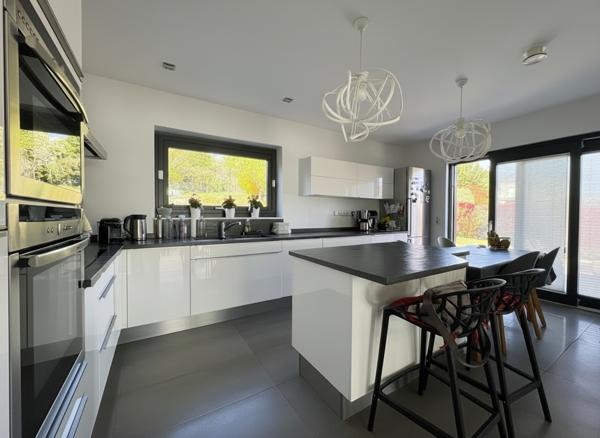 Maison Verrieres Le Buisson 7 pièce(s) 182.7 m2