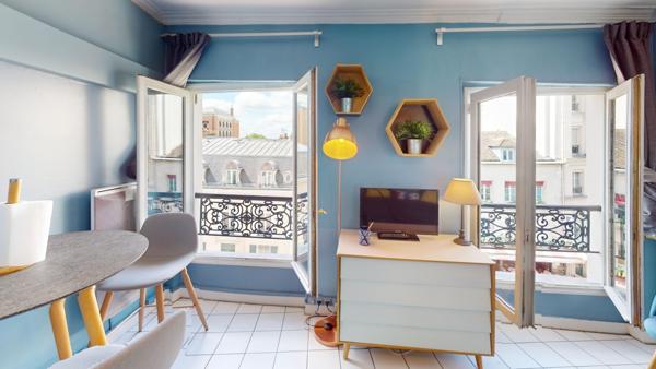 Studio 17 M² Meublé au pie du Métro Abbesses PARIS 18