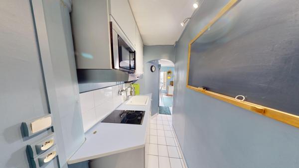 Studio 17 M² Meublé au pie du Métro Abbesses PARIS 18
