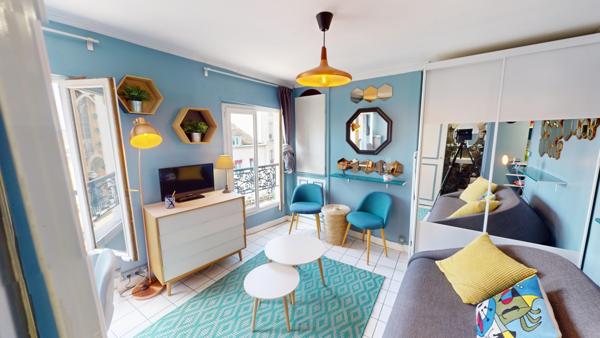 Studio 17 M² Meublé au pie du Métro Abbesses PARIS 18