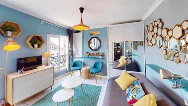 Studio 17 M² Meublé au pie du Métro Abbesses PARIS 18