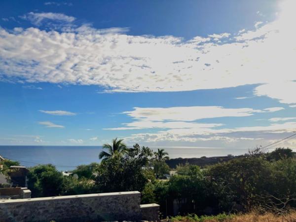 Trois-Bassins (97426) Terrain avec belle vue mer de 302 m² viabilisé à bâtir