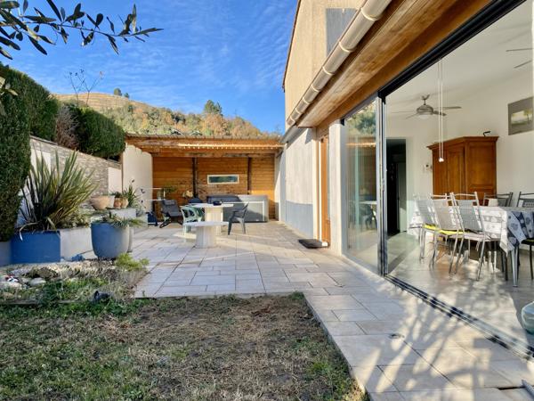 Saint-Jean-de-Muzols (07300) Maison de 130 m², 7 pièces avec jardin clos - 5 min de Tournon-sur-rhône