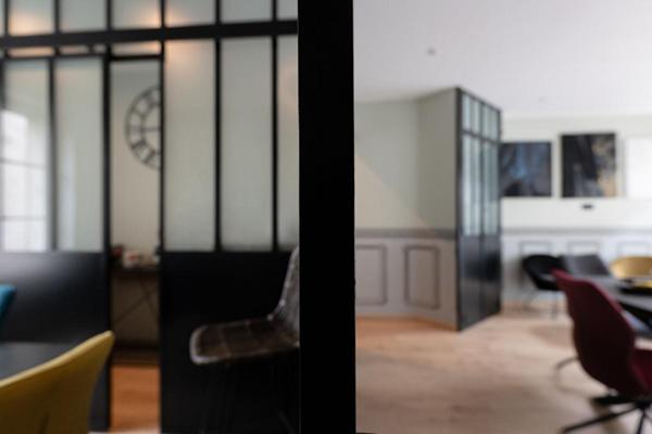 LIEUX UNIQUES ® - PROPRIÉTÉS PRIVÉES ®  BEAU LOCAL DE STANDING - BLOIS VIENNE