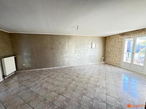 Maison récente avec sous sol complet et piscine