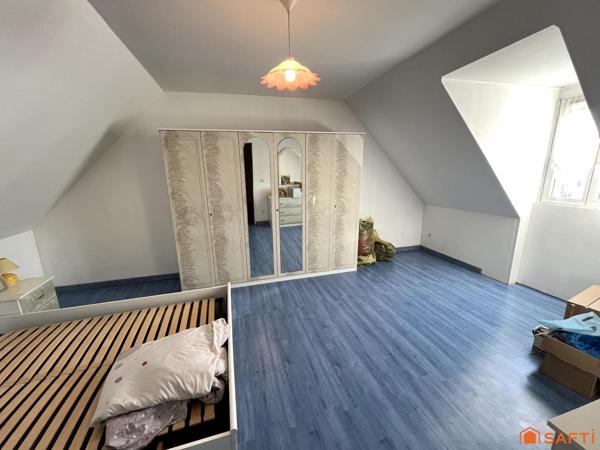 Maison récente avec sous sol complet et piscine