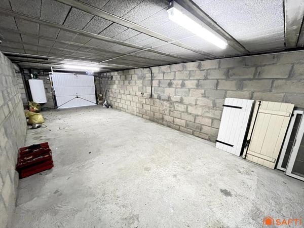 Maison récente avec sous sol complet et piscine