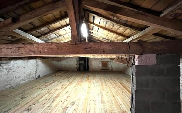 Maison à vendre    4 pièces •  Thénac