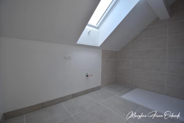 COMME UNE MAISON – 140 m² rénovés, jardin privatif, garage double