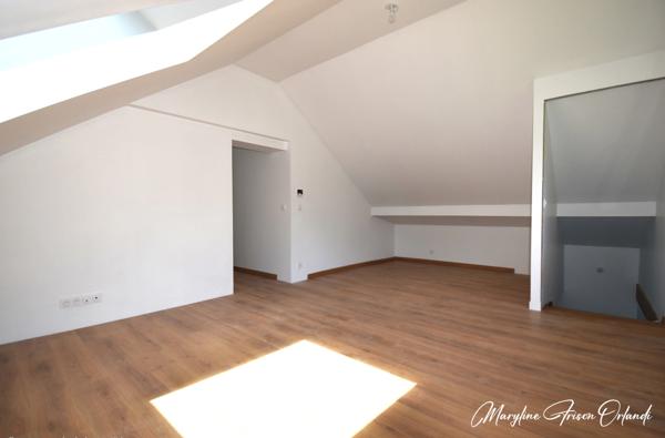 COMME UNE MAISON – 140 m² rénovés, jardin privatif, garage double