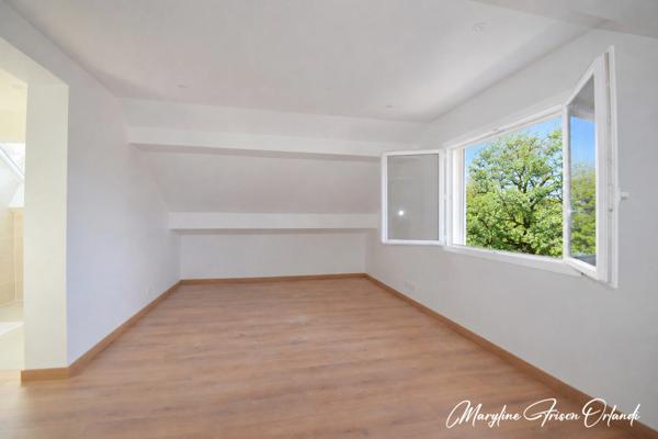 COMME UNE MAISON – 140 m² rénovés, jardin privatif, garage double