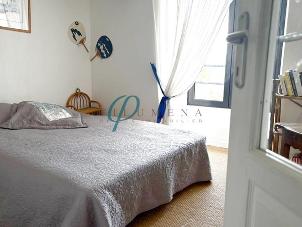 À vendre, Magnifique Manoir au Charme Indéniable de 254m² avec dépendances et une entrée indépendante.