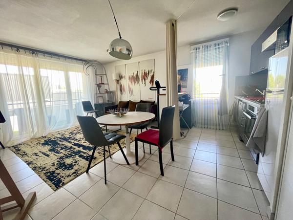 Appartement L'isle Jourdain 3 pièce(s) 61.35 m ² + 2 parkings