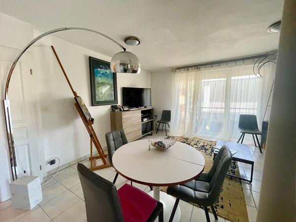 Appartement L'isle Jourdain 3 pièce(s) 61.35 m ² + 2 parkings