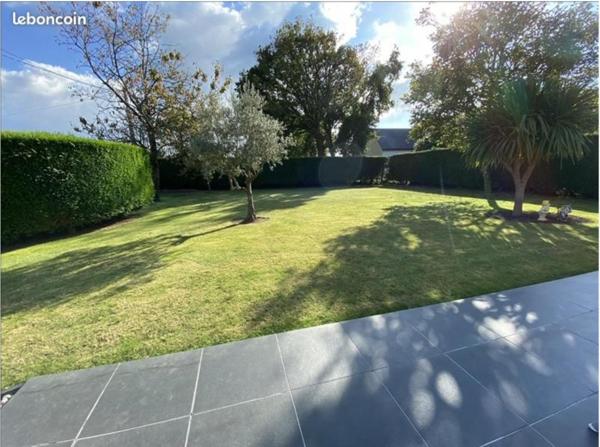 BELLE MAISON CONTEMPORAINE SUR UN BEAU TERRAIN DE 1 000m2