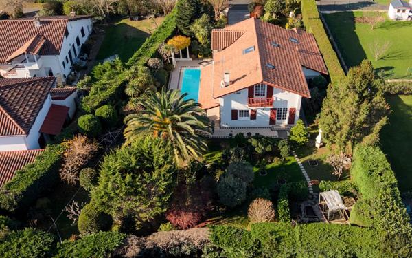 Maison à vendre    5 pièces • 156,35 m2 Saint-Pée-sur-Nivelle