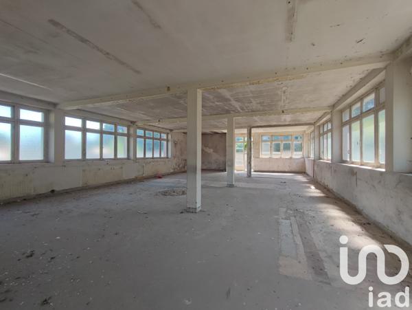 Immeuble à vendre 630 m² Lavilletertre