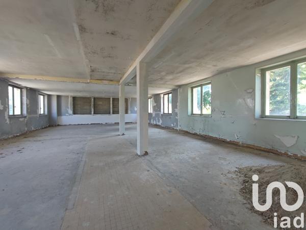 Immeuble à vendre 630 m² Lavilletertre