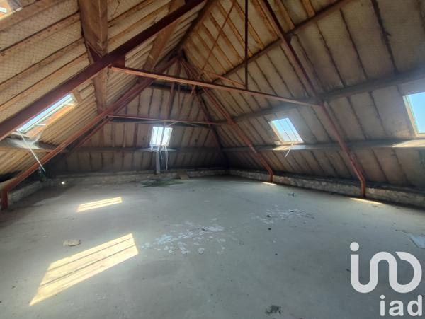 Immeuble à vendre 630 m² Lavilletertre