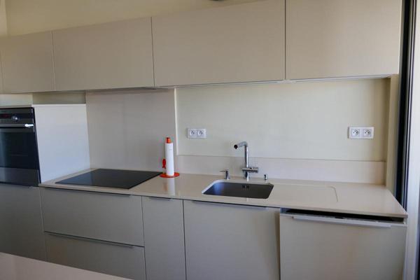 BORDEAUX MERIADECK  Appartement 4 pièces dernier étage avec  ascenseur  un cellier et parking