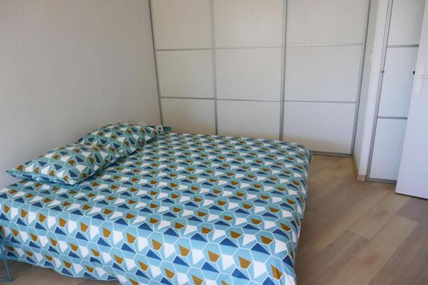 BORDEAUX MERIADECK  Appartement 4 pièces dernier étage avec  ascenseur  un cellier et parking