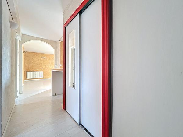 A vendre - Appartement Type 5 de 80 m² à rafraîchir avec balcon, garage et cave "Angers Eblé / Vauban"