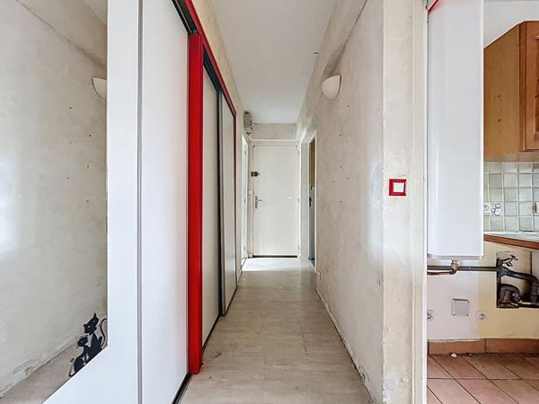 A vendre - Appartement Type 5 de 80 m² à rafraîchir avec balcon, garage et cave "Angers Eblé / Vauban"