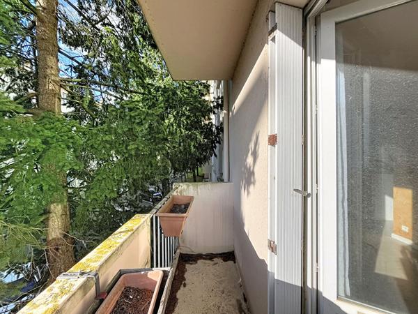 A vendre - Appartement Type 5 de 80 m² à rafraîchir avec balcon, garage et cave "Angers Eblé / Vauban"