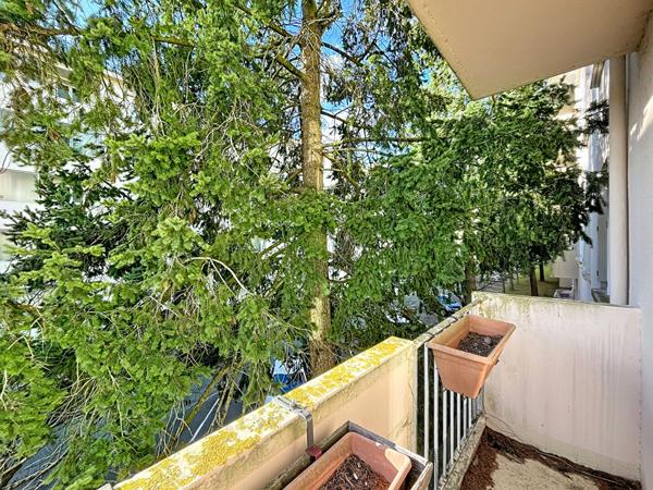 A vendre - Appartement Type 5 de 80 m² à rafraîchir avec balcon, garage et cave "Angers Eblé / Vauban"